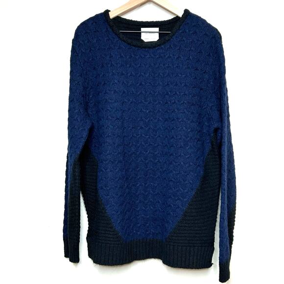 Your Neighbors Black and Blue Pullover Sweater Size L Crew Neckline - Picture 1 of 8